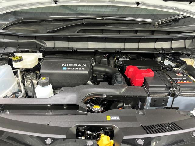 セレナ e-パワー ハイウェイスターV 登録済未使用車 プロパイロット 衝突軽減 純正12.3型ナビ 全周囲カメラ 両側電動スライド ブラインドスポットモニター デジタルインナーミラー ETC 電動パーキングブレーキ リアオートエアコン(18枚目)