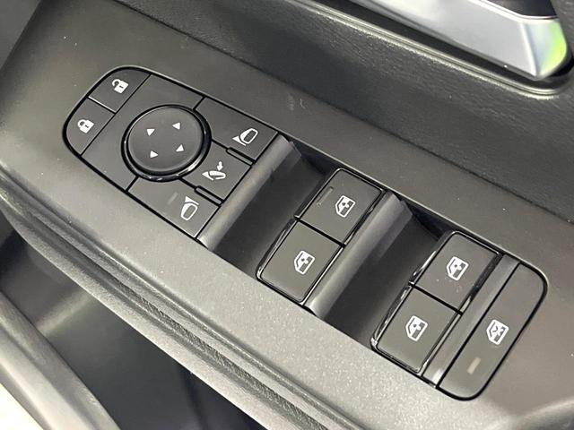 セレナ e-パワー ハイウェイスターV 登録済未使用車 プロパイロット 衝突軽減 純正12.3型ナビ 全周囲カメラ 両側電動スライド ブラインドスポットモニター デジタルインナーミラー ETC 電動パーキングブレーキ リアオートエアコン(28枚目)