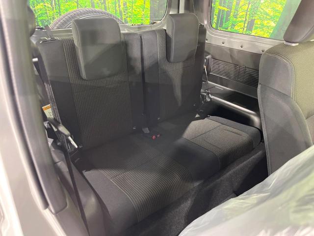 ジムニー ＸＣ　４ＷＤ　ターボ　届出済未使用車　セーフティサポート　アダプティブクルーズ　前席シートヒーター　コーナーセンサー　車線逸脱警報　オートエアコン　ＬＥＤライト　オートライト　ダウンヒルアシスト（9枚目）