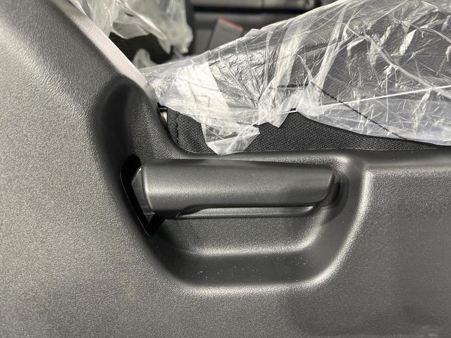 ジムニー ＸＣ　４ＷＤ　ターボ　届出済未使用車　セーフティサポート　アダプティブクルーズ　前席シートヒーター　コーナーセンサー　車線逸脱警報　オートエアコン　ＬＥＤライト　オートライト　ダウンヒルアシスト（43枚目）