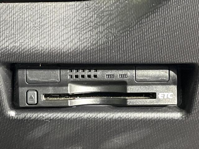 アクア Ｓ　禁煙車　セーフティセンス　メモリーナビ　Ｂｌｕｅｔｏｏｔｈ　バックカメラ　スマートキー　プッシュスタート　オートエアコン　ＥＴＣ　オートハイビーム　車線逸脱警報　横滑り防止装置（6枚目）