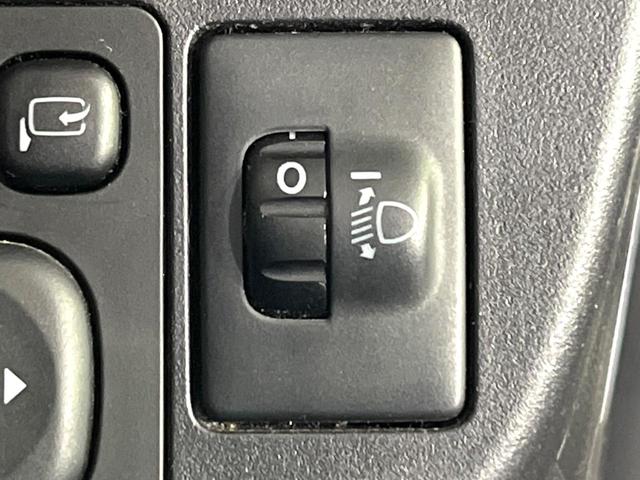 アクア Ｓ　禁煙車　セーフティセンス　メモリーナビ　Ｂｌｕｅｔｏｏｔｈ　バックカメラ　スマートキー　プッシュスタート　オートエアコン　ＥＴＣ　オートハイビーム　車線逸脱警報　横滑り防止装置（29枚目）