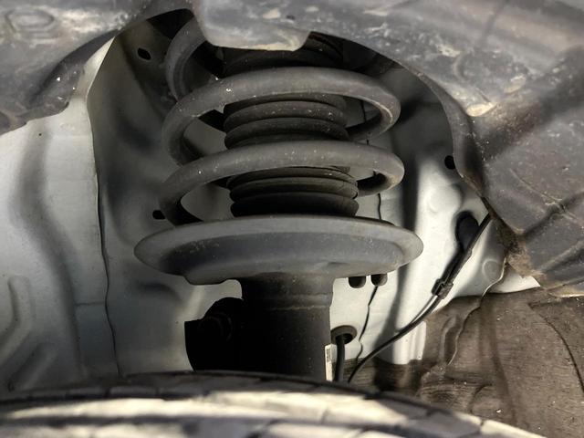 アクア Ｓ　禁煙車　セーフティセンス　メモリーナビ　Ｂｌｕｅｔｏｏｔｈ　バックカメラ　スマートキー　プッシュスタート　オートエアコン　ＥＴＣ　オートハイビーム　車線逸脱警報　横滑り防止装置（38枚目）