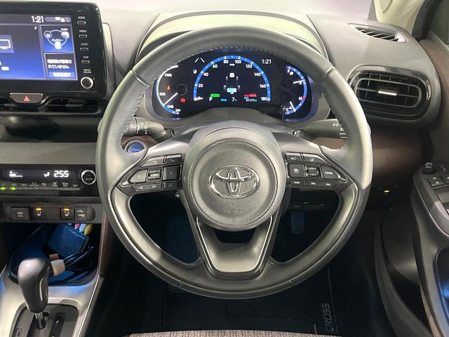 ヤリスクロス ハイブリッドZ 禁煙車 セーフティセンス 純正8型ディスプレイ 全周囲カメラ 前席シートヒーター ブラインドスポットモニター パワーシート 電動リアゲート オートハイビーム オートエアコン ドラレコ 純正18AW(11枚目)