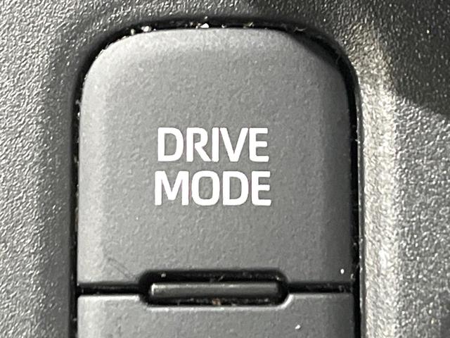 ヤリスクロス ハイブリッドZ 禁煙車 セーフティセンス 純正8型ディスプレイ 全周囲カメラ 前席シートヒーター ブラインドスポットモニター パワーシート 電動リアゲート オートハイビーム オートエアコン ドラレコ 純正18AW(23枚目)