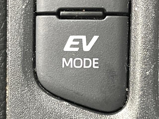 ヤリスクロス ハイブリッドZ 禁煙車 セーフティセンス 純正8型ディスプレイ 全周囲カメラ 前席シートヒーター ブラインドスポットモニター パワーシート 電動リアゲート オートハイビーム オートエアコン ドラレコ 純正18AW(25枚目)