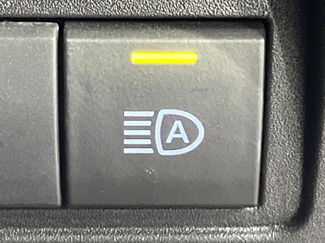 ヤリスクロス ハイブリッドZ 禁煙車 セーフティセンス 純正8型ディスプレイ 全周囲カメラ 前席シートヒーター ブラインドスポットモニター パワーシート 電動リアゲート オートハイビーム オートエアコン ドラレコ 純正18AW(26枚目)