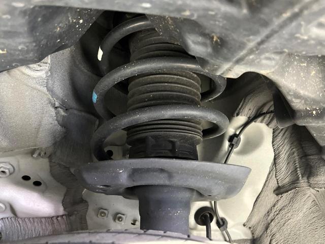 ヤリスクロス ハイブリッドZ 禁煙車 セーフティセンス 純正8型ディスプレイ 全周囲カメラ 前席シートヒーター ブラインドスポットモニター パワーシート 電動リアゲート オートハイビーム オートエアコン ドラレコ 純正18AW(40枚目)