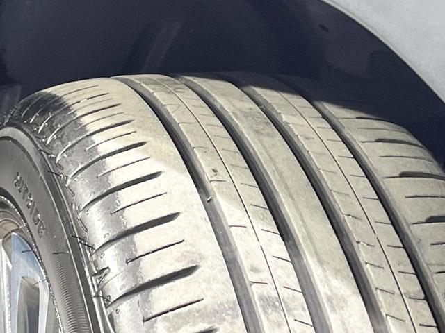 ヤリスクロス ハイブリッドZ 禁煙車 セーフティセンス 純正8型ディスプレイ 全周囲カメラ 前席シートヒーター ブラインドスポットモニター パワーシート 電動リアゲート オートハイビーム オートエアコン ドラレコ 純正18AW(41枚目)