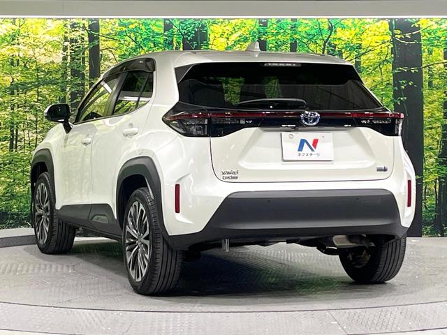 ヤリスクロス ハイブリッドZ 禁煙車 セーフティセンス 純正8型ディスプレイ 全周囲カメラ 前席シートヒーター ブラインドスポットモニター パワーシート 電動リアゲート オートハイビーム オートエアコン ドラレコ 純正18AW(46枚目)
