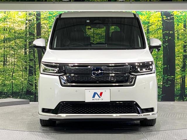 ステップワゴン ｅ：ＨＥＶスパーダ　全周囲カメラ　衝突被害軽減システム　レーダークルーズ　禁煙車　ハーフレザーシート　コーナーセンサー　スマートキー　ＬＥＤヘッド　ビルトインＥＴＣ　純正１６インチアルミ　オートハイビーム　車線逸脱警報（14枚目）