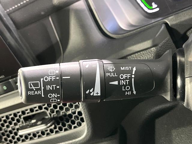 ステップワゴン ｅ：ＨＥＶスパーダ　全周囲カメラ　衝突被害軽減システム　レーダークルーズ　禁煙車　ハーフレザーシート　コーナーセンサー　スマートキー　ＬＥＤヘッド　ビルトインＥＴＣ　純正１６インチアルミ　オートハイビーム　車線逸脱警報（29枚目）