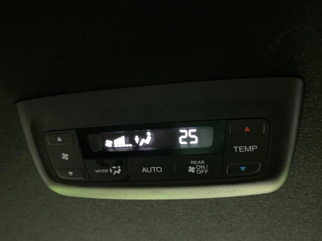 ステップワゴン ｅ：ＨＥＶスパーダ　全周囲カメラ　衝突被害軽減システム　レーダークルーズ　禁煙車　ハーフレザーシート　コーナーセンサー　スマートキー　ＬＥＤヘッド　ビルトインＥＴＣ　純正１６インチアルミ　オートハイビーム　車線逸脱警報（40枚目）