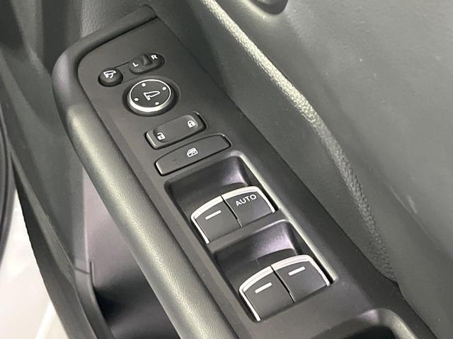 ステップワゴン ｅ：ＨＥＶスパーダ　全周囲カメラ　衝突被害軽減システム　レーダークルーズ　禁煙車　ハーフレザーシート　コーナーセンサー　スマートキー　ＬＥＤヘッド　ビルトインＥＴＣ　純正１６インチアルミ　オートハイビーム　車線逸脱警報（48枚目）