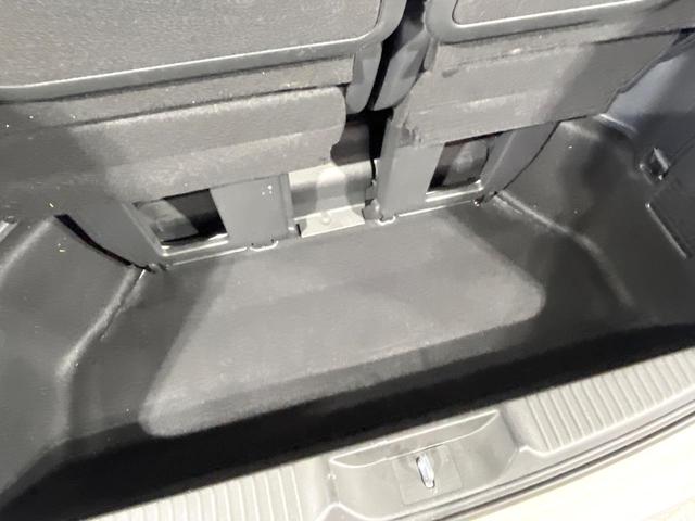 ステップワゴン ｅ：ＨＥＶスパーダ　全周囲カメラ　衝突被害軽減システム　レーダークルーズ　禁煙車　ハーフレザーシート　コーナーセンサー　スマートキー　ＬＥＤヘッド　ビルトインＥＴＣ　純正１６インチアルミ　オートハイビーム　車線逸脱警報（59枚目）