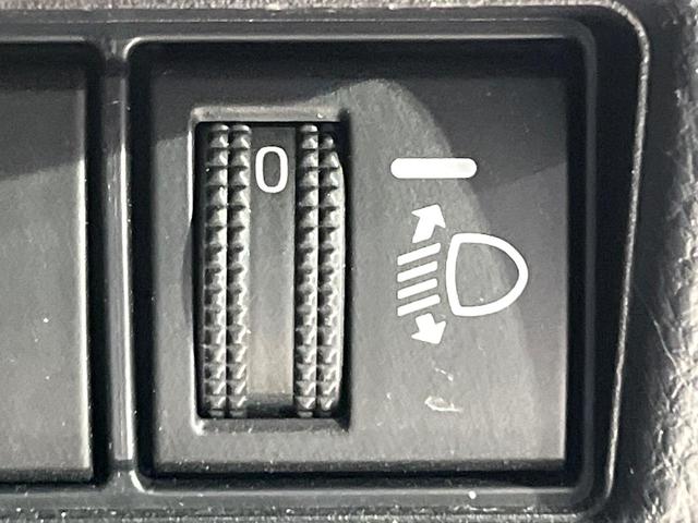 プリウス Ｚ　禁煙車　セーフティセンス　純正１２．３型ナビ　全周囲カメラ　シートエアコン　ブラインドスポットモニター　デジタルインナーミラー　ＡＣ１００Ｖ電源　電動リアゲート　パワーシート　ステアリングヒーター（26枚目）