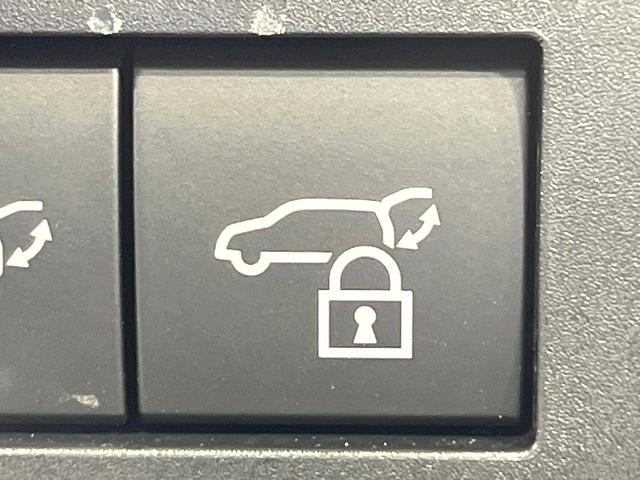 プリウス Ｚ　禁煙車　セーフティセンス　純正１２．３型ナビ　全周囲カメラ　シートエアコン　ブラインドスポットモニター　デジタルインナーミラー　ＡＣ１００Ｖ電源　電動リアゲート　パワーシート　ステアリングヒーター（55枚目）