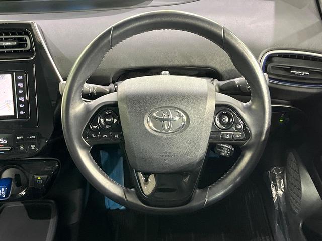 プリウス Ｓツーリングセレクション　禁煙車　後期型　セーフティセンス　メモリーナビ　バックカメラ　前席シートヒーター　レーダークルーズコントロール　オートハイビーム　純正１７インチアルミホイール　オートエアコン　ＥＴＣ（11枚目）