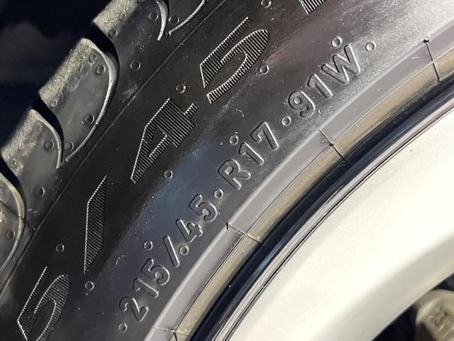 プリウス Ｓツーリングセレクション　禁煙車　後期型　セーフティセンス　メモリーナビ　バックカメラ　前席シートヒーター　レーダークルーズコントロール　オートハイビーム　純正１７インチアルミホイール　オートエアコン　ＥＴＣ（33枚目）