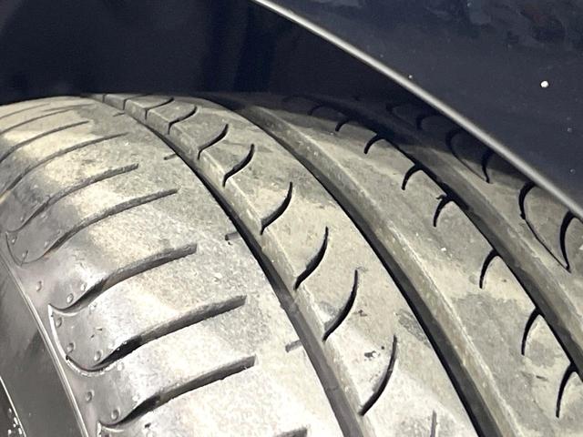 プリウス Ｓツーリングセレクション　禁煙車　後期型　セーフティセンス　メモリーナビ　バックカメラ　前席シートヒーター　レーダークルーズコントロール　オートハイビーム　純正１７インチアルミホイール　オートエアコン　ＥＴＣ（35枚目）