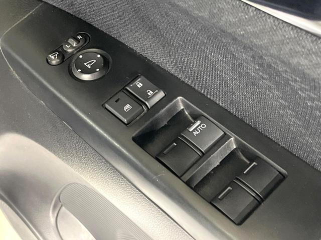 Ｎ－ＢＯＸカスタム Ｇ・Ｌパッケージ　禁煙車　純正ナビ　Ｂｌｕｅｔｏｏｔｈ再生　バックカメラ　電動スライド　オートエアコン　ＨＩＤライト　オートライト　スマートキー　ステアリングスイッチ　横滑り防止装置　ウィンカーミラー（35枚目）