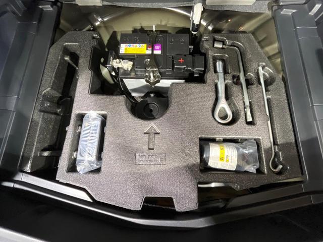 ノート ｅ－パワー　メダリスト　禁煙車　フルエアロ　全周囲カメラ　純正ＳＤナビ　衝突軽減　ドラレコ　デジタルミラー　コーナーセンサー　スマートキー　ＬＥＤヘッド　ＥＴＣ　純正１５インチアルミ　ハーフレザーシート　車線逸脱警報（42枚目）