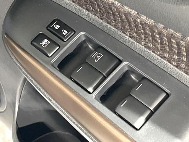 ノート ｅ－パワー　メダリスト　禁煙車　フルエアロ　全周囲カメラ　純正ＳＤナビ　衝突軽減　ドラレコ　デジタルミラー　コーナーセンサー　スマートキー　ＬＥＤヘッド　ＥＴＣ　純正１５インチアルミ　ハーフレザーシート　車線逸脱警報（47枚目）