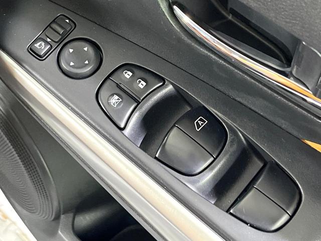 キックス Ｘ　ツートーンインテリアエディション　プロパイロット　衝突軽減装置　純正９型ナビ　全周囲カメラ　前席シートヒーター　ステアリングヒーター　電動パーキングブレーキ　デジタルインナーミラー　スマートキー　ＬＥＤライト　オートライト　ＥＴＣ（35枚目）