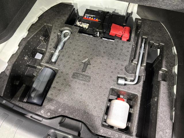 キックス Ｘ　ツートーンインテリアエディション　プロパイロット　衝突軽減装置　純正９型ナビ　全周囲カメラ　前席シートヒーター　ステアリングヒーター　電動パーキングブレーキ　デジタルインナーミラー　スマートキー　ＬＥＤライト　オートライト　ＥＴＣ（42枚目）