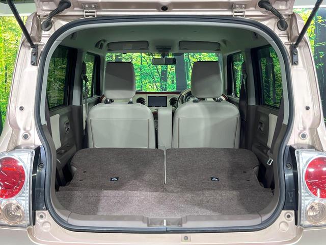 ���i�̂���������ʋ΁A���}���ɏ\���ȉ׎��X�y�[�X���m�ۂ��Ă���܂��B�Z�J���h�V�[�g��|���ƁA�傫�ȉו��̐ύڂ��\�ł���