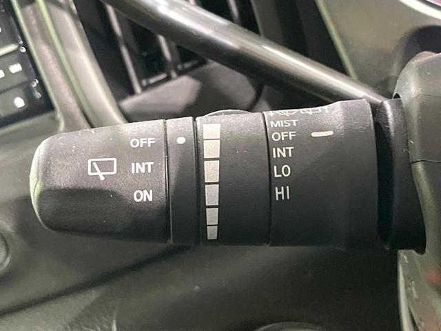 キューブ １５Ｘ　Ｖセレクション　ＳＤナビ　バックカメラ　ドラレコ　ＥＴＣ　ＨＩＤヘッドライト　オートライト　オートエアコン　スマートキー　Ｂｌｕｅｔｏｏｔｈ　フルセグＴＶ　革巻きステアリング（25枚目）