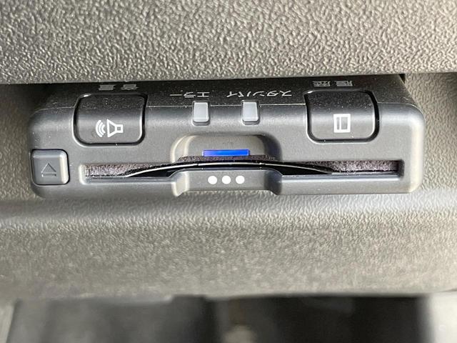 ジムニー XC 禁煙車 セーフティサポート SDナビ ETC Bluetooth クルコン LEDヘッドライト オートライト オートエアコン スマートキー 車線逸脱警報 誤発進抑制機能 ステアリングスイッチ(3枚目)