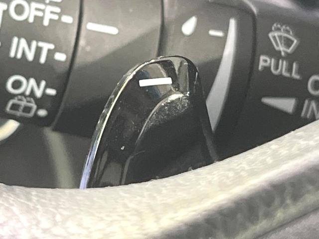 ヴェゼル ハイブリッドＸ　禁煙車　衝突軽減装置　メモリーナビ　Ｂｌｕｅｔｏｏｔｈ再生　バックカメラ　クルコン　パドルシフト　ＥＴＣ　前席シートヒーター　ＬＥＤライト　オートライト　オートエアコン　純正１７インチアルミ（30枚目）