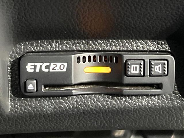 ヴェゼル ｅ：ＨＥＶ　Ｘ　禁煙車　ホンダセンシング　純正９型ナビ　バックカメラ　レーンアシスト　ＥＴＣ　ＬＥＤライト　オートライト　オートエアコン　コーナーセンサー　パドルシフト　シートリフター　純正１６インチアルミ（7枚目）