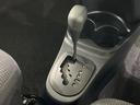 Ｆ　禁煙車　ドライブレコーダー　ＣＤ再生　純正オーディオ　プライバシーガラス　盗難防止装置　トラクションコントロール　ヘッドライトレベライザー　リモコンキー　バニティミラー　アイドリングストップ（21枚目）