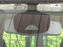 【エマージェンシーブレーキ】走行中に前方の車両等を認識し、衝突しそうな時は警報とブレーキで衝突回避と被害軽減をアシスト。より安全にドライブをお楽しみいただけます。