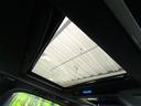 【サンルーフ】開放感たっぷりの希少装備、サンルーフが装着されています!車内に明かりを取り入れたり景色を楽しむ以外にも、車内の空気も簡単に換気できて快適です!