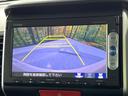 Ｎ－ＢＯＸカスタム Ｇ・Ｌパッケージ　禁煙車　純正ナビ　Ｂｌｕｅｔｏｏｔｈ再生　バックカメラ　電動スライド　オートエアコン　ＨＩＤライト　オートライト　スマートキー　ステアリングスイッチ　横滑り防止装置　ウィンカーミラー（4枚目）
