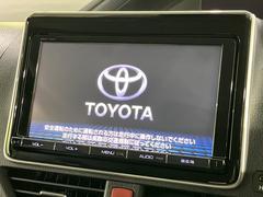 【純正９型ナビ】人気の純正ナビを装備。オーディオ機能も充実しており、Ｂｌｕｅｔｏｏｔｈ接続すればお持ちのスマホやＭＰ３プレイヤーの音楽を再生可能！毎日の運転がさらに楽しくなります！！ 4