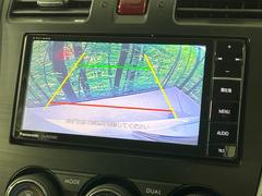 【バックカメラ】駐車時に後方がリアルタイム映像で確認できます。大型商業施設や立体駐車場での駐車時や、夜間のバック時に大活躍！運転スキルに関わらず、今や必須となった装備のひとつです！ 6