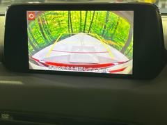 【バックカメラ】駐車時に後方がリアルタイム映像で確認できます。大型商業施設や立体駐車場での駐車時や、夜間のバック時に大活躍！運転スキルに関わらず、今や必須となった装備のひとつです！ 5