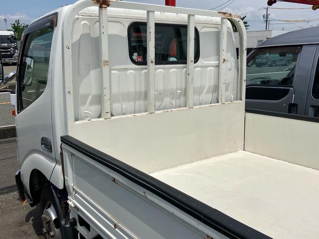 デュトロ 　垂直式パワーゲート　積載量２０００ｋｇ　オートマ　走行８．６万キロ　車検令和８年４月　４．６ディーゼル　車両総重量４８９５ｋｇ　エアコン　パワステ　パワーウインドゥ（46枚目）
