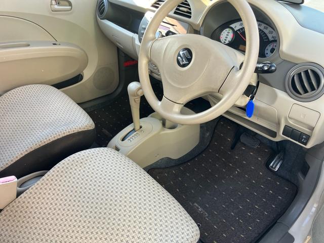 アルト Ｆ　走行３．２万キロ　オートマ　キーレスエントリー　車検令和８年７月　エアコン　パワステ　パワーウインドウ　エアバッグ　２ＷＤ　５ドア　軽自動車（14枚目）