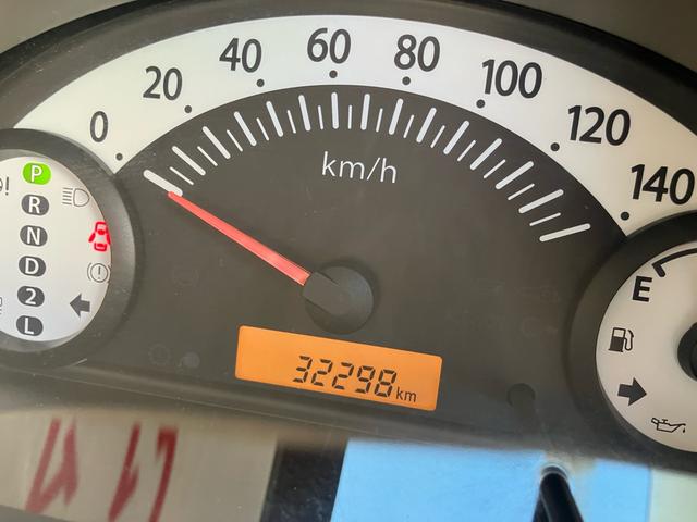アルト Ｆ　走行３．２万キロ　オートマ　キーレスエントリー　車検令和８年７月　エアコン　パワステ　パワーウインドウ　エアバッグ　２ＷＤ　５ドア　軽自動車（20枚目）
