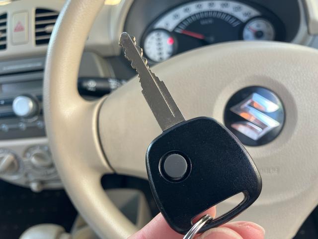 アルト Ｆ　走行３．２万キロ　オートマ　キーレスエントリー　車検令和８年７月　エアコン　パワステ　パワーウインドウ　エアバッグ　２ＷＤ　５ドア　軽自動車（21枚目）