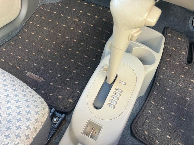 アルト Ｆ　走行３．２万キロ　オートマ　キーレスエントリー　車検令和８年７月　エアコン　パワステ　パワーウインドウ　エアバッグ　２ＷＤ　５ドア　軽自動車（22枚目）