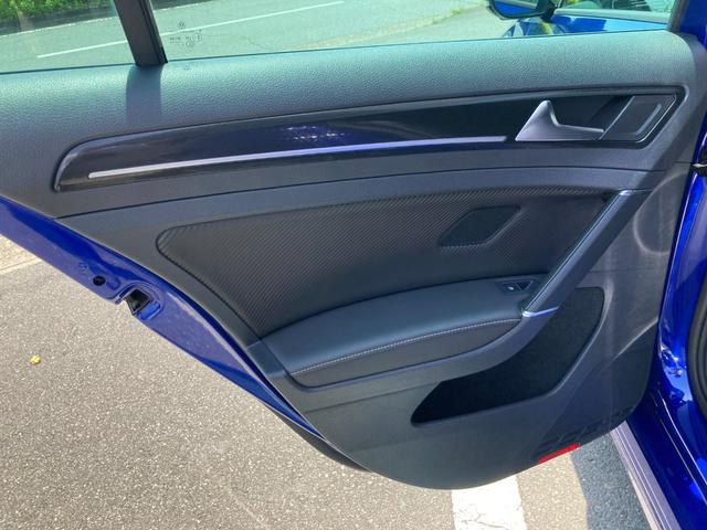 ゴルフＲ カーボンスタイル　冠水歴車ナビＢＴバックカメラＥＴＣカーボンスタイルナパレザーシート１００台限定車カーボンミラー専用レザーシート４ＷＤアダプティブクルコンプリクラッシュブレーキ衝突軽減ブレーキ１９インチアルミ（39枚目）