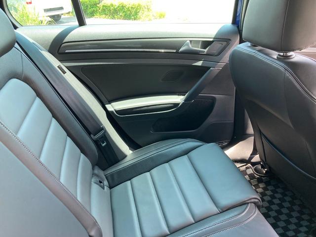 ゴルフＲ カーボンスタイル　冠水歴車ナビＢＴバックカメラＥＴＣカーボンスタイルナパレザーシート１００台限定車カーボンミラー専用レザーシート４ＷＤアダプティブクルコンプリクラッシュブレーキ衝突軽減ブレーキ１９インチアルミ（55枚目）