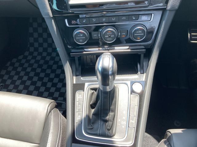 ゴルフＲ カーボンスタイル　冠水歴車ナビＢＴバックカメラＥＴＣカーボンスタイルナパレザーシート１００台限定車カーボンミラー専用レザーシート４ＷＤアダプティブクルコンプリクラッシュブレーキ衝突軽減ブレーキ１９インチアルミ（64枚目）