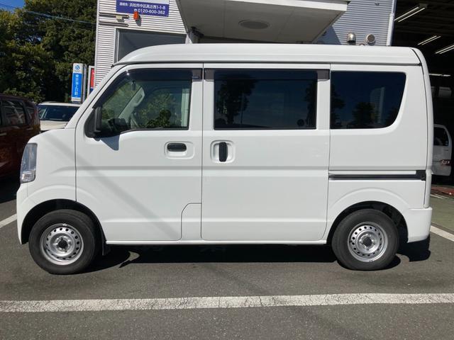 ＰＡリミテッド　ハイルーフ５ドア２／４人乗りリヤシート有荷台平床最大積載３５０ｋｇ２ＷＤ５ＭＴエアコンパワステプライバシーガラスキーレスエントリーセキュリティアラームヘッドライトレベライザー衝突安全ボディーラジオ付き(6枚目)